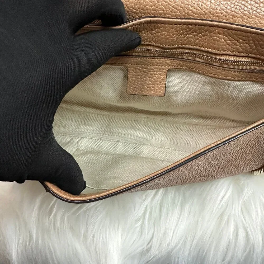 ❌SOLD❌ Authentic Gucci Medium Soho Pebbled Clafskin Leather Long Flap Crossbody - Picture 11 of 17